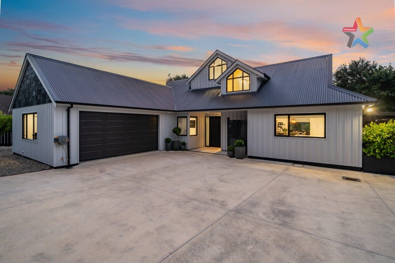 20 Mccarthy Grove, Clouston Park, Upper Hutt - Carousel 1