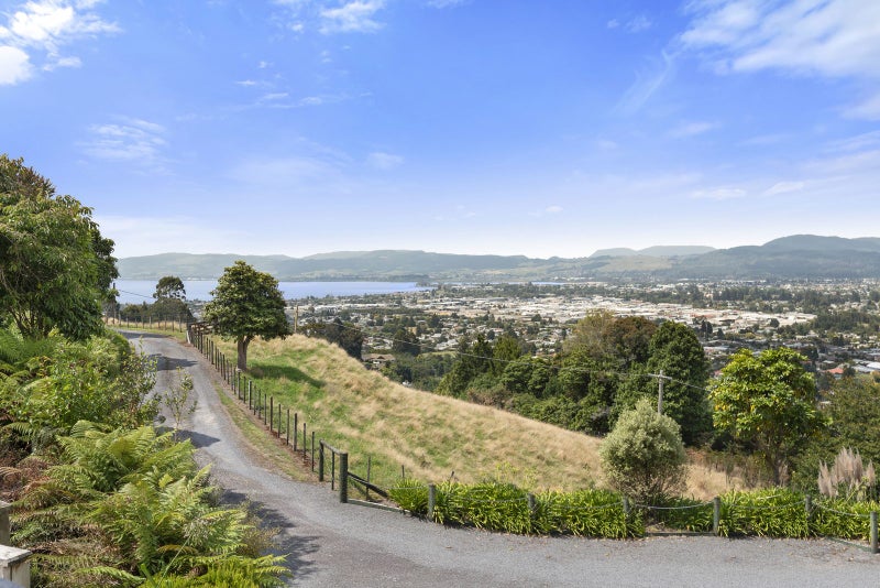 72 Mountain Road, Western Heights, Rotorua - Carousel 2