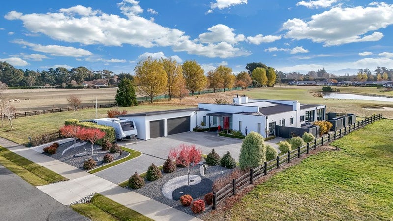 18 Atkinsons Lane, Pegasus, Pegasus - Carousel 1