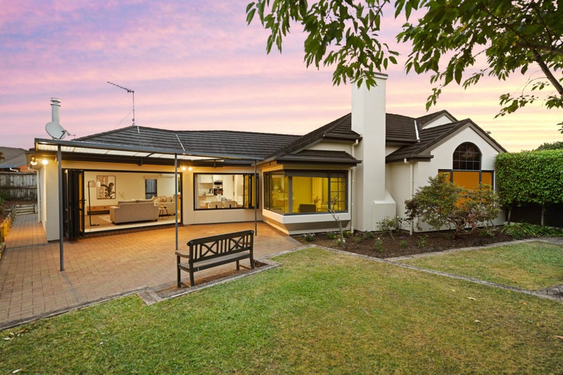 28 Keswick Crescent, Huntington, Hamilton - Carousel 1