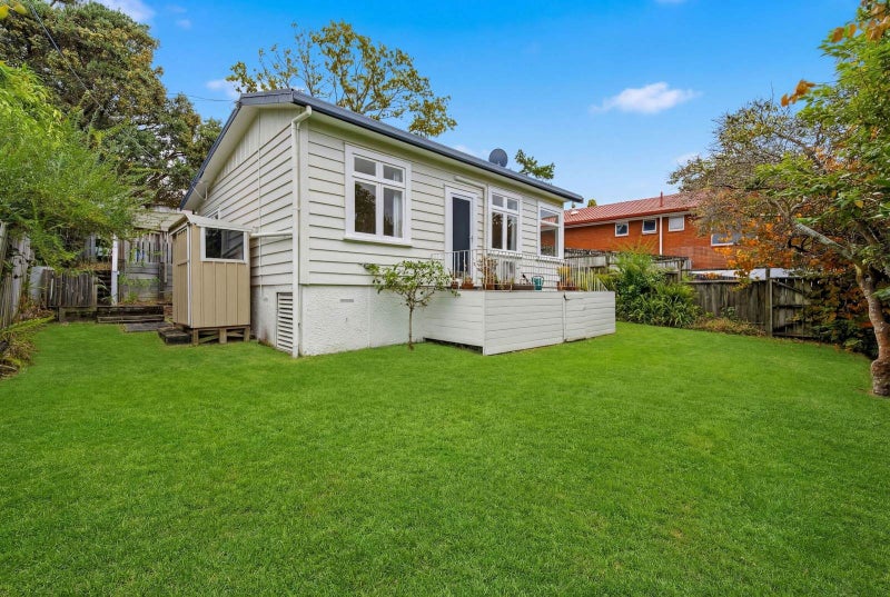 3/718 Beach Road, Browns Bay, Auckland - Carousel 2