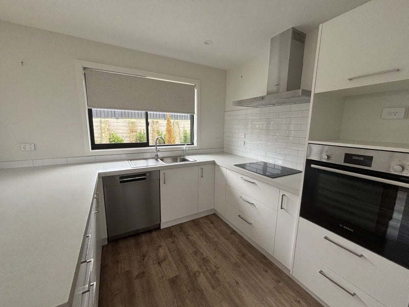 13 Royal Oak Crescent, Holmes Hill, Oamaru - Carousel 1