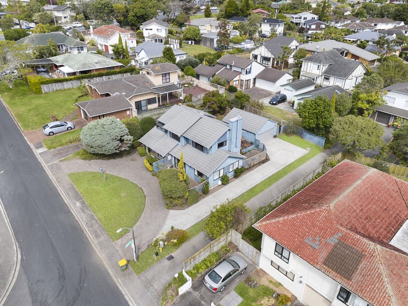 8 Landsberg Way, Windsor Park, Auckland - Carousel 2