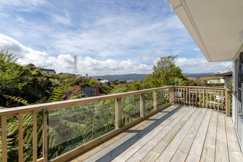 3 Ardal Grove, Tirohanga, Lower Hutt - Carousel 2