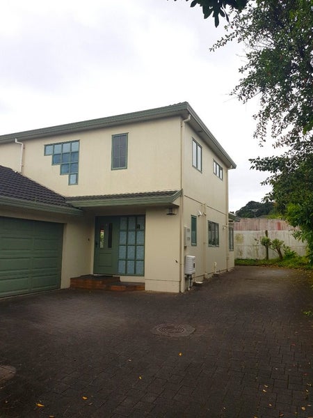 7A Kingsway, Three Kings, Auckland - Carousel 1