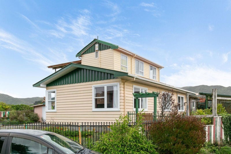 12 Camrose Grove, Kingston, Wellington - Carousel 1