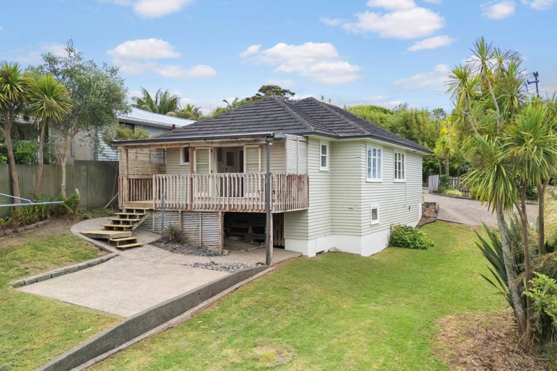 31 Phillip Avenue, Glen Eden, Auckland - Carousel 2