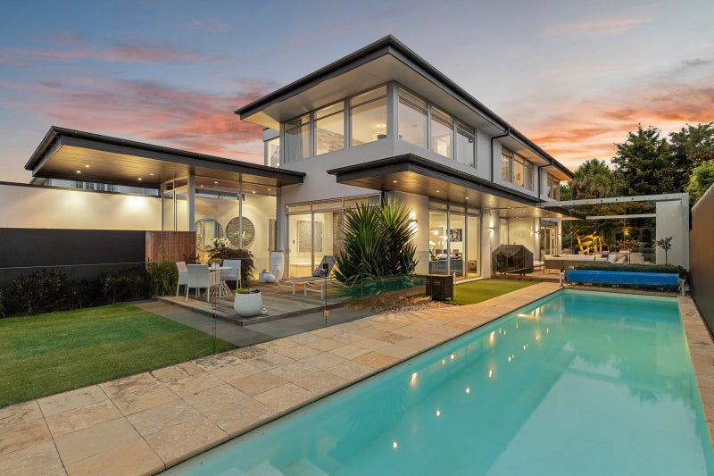 10 Royds Street, Fendalton, Christchurch - Carousel 1