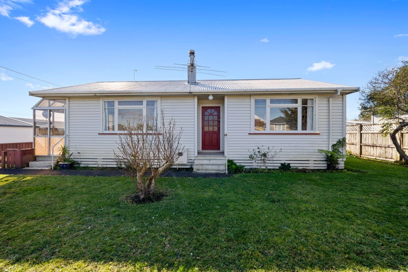 1 Barry Street, Ferndale, New Plymouth - Carousel 2