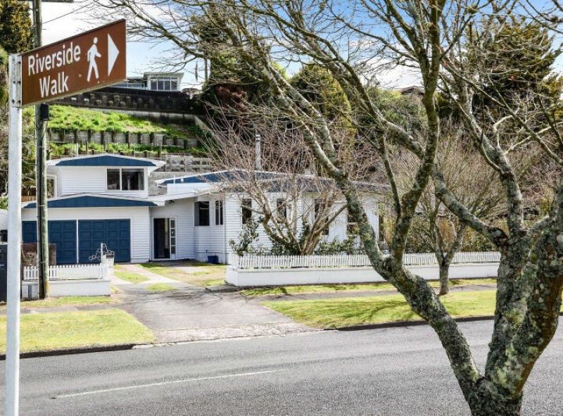 51 Awatere Avenue, Beerescourt, Hamilton - Carousel 1