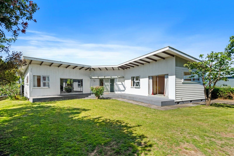 24 Victoria Street, Carterton - Carousel 1