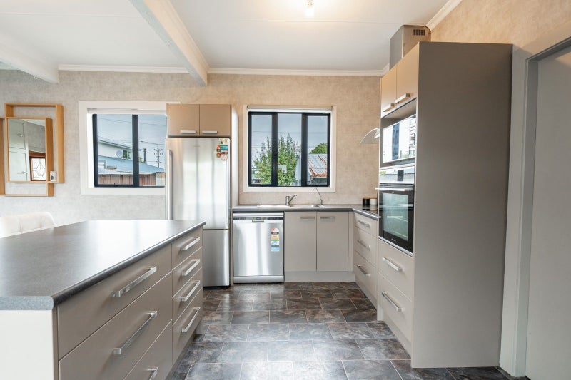 65 Main Street, Blenheim - Carousel 2
