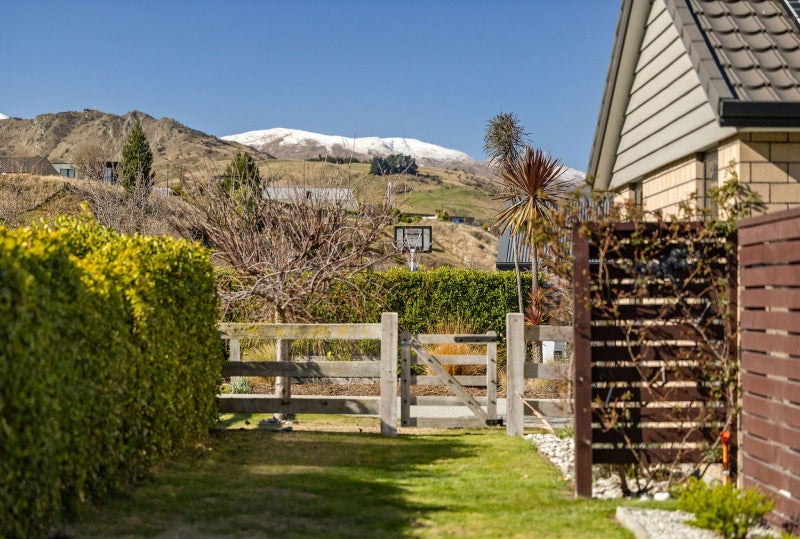 4 Banbury Terrace, Lower Shotover, Queenstown - Carousel 2