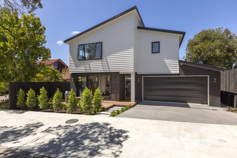 2/22 Methuen Road, Avondale, Auckland - Carousel 1