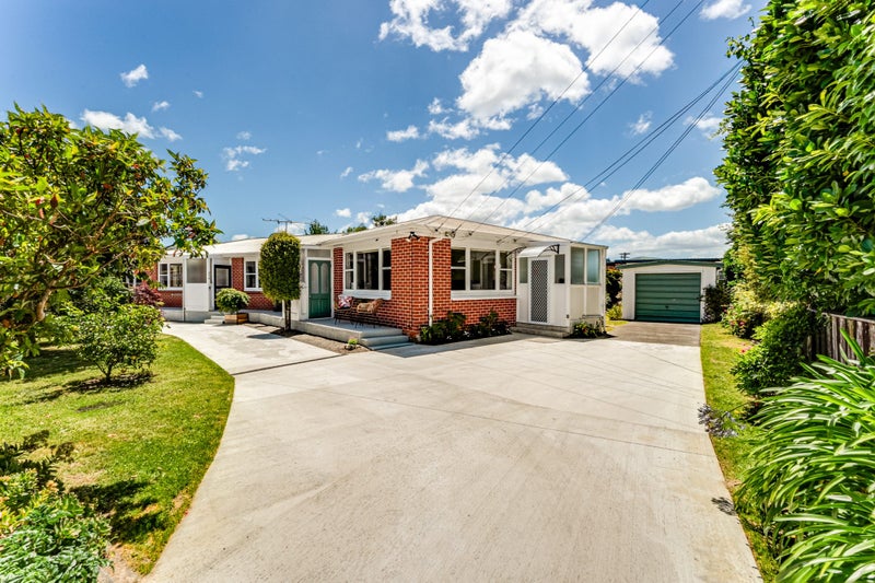 2/23 Gordon Street, Avalon, Lower Hutt - Carousel 1