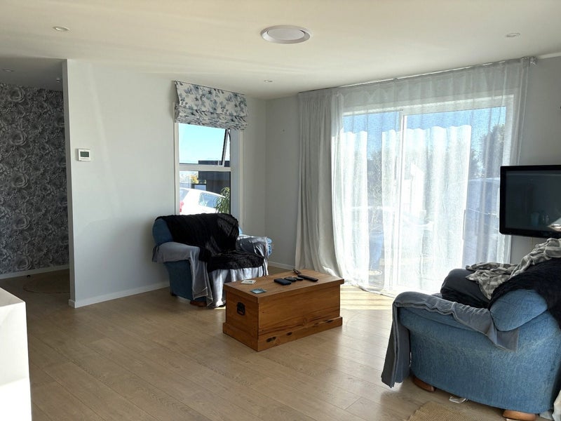 6 Broadview Way, Richmond, Richmond - Carousel 2