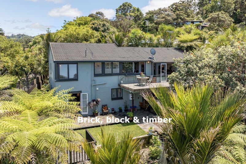 62 Tainui Road, Titirangi, Auckland - Carousel 31