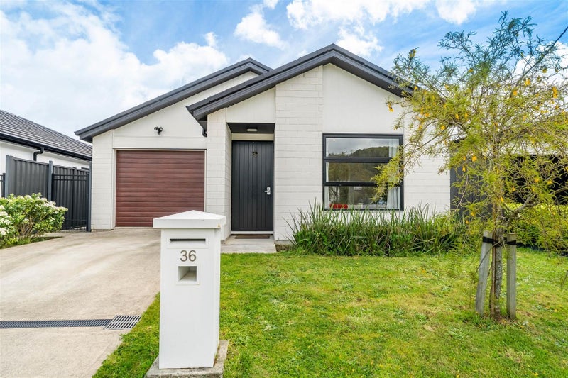 36 Te Kaeaea Crescent, Wallaceville, Upper Hutt - Carousel 1