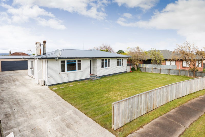 10 Battersea Place, Roslyn, Palmerston North - Carousel 1