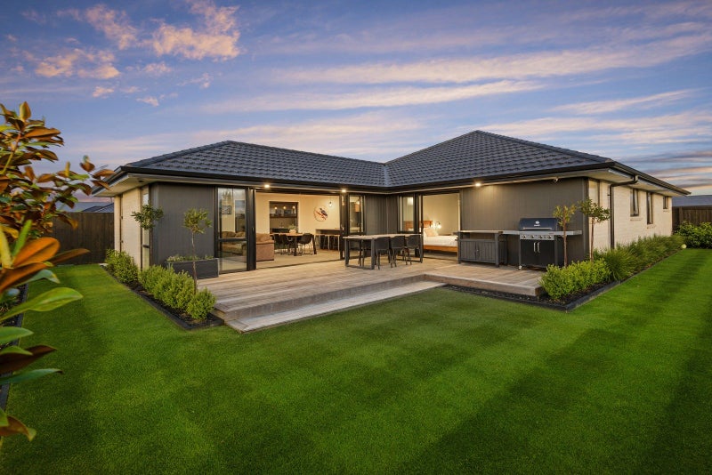 17 Halpin Drive, Lincoln, Lincoln - Carousel 1