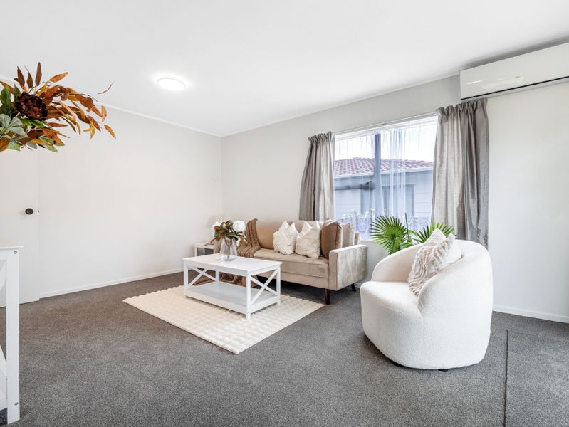 1/24 Kennington Drive, Clendon Park, Auckland - Carousel 1