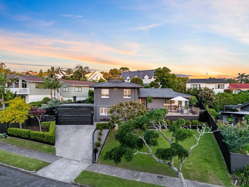 11 Pyatt Crescent, Saint Johns, Auckland - Carousel 1