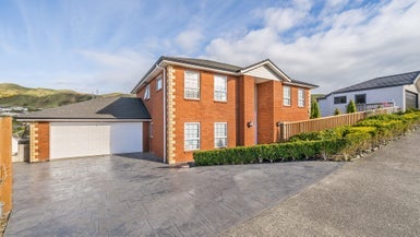 42 Mauldeth Terrace, Churton Park, Wellington - Carousel 1