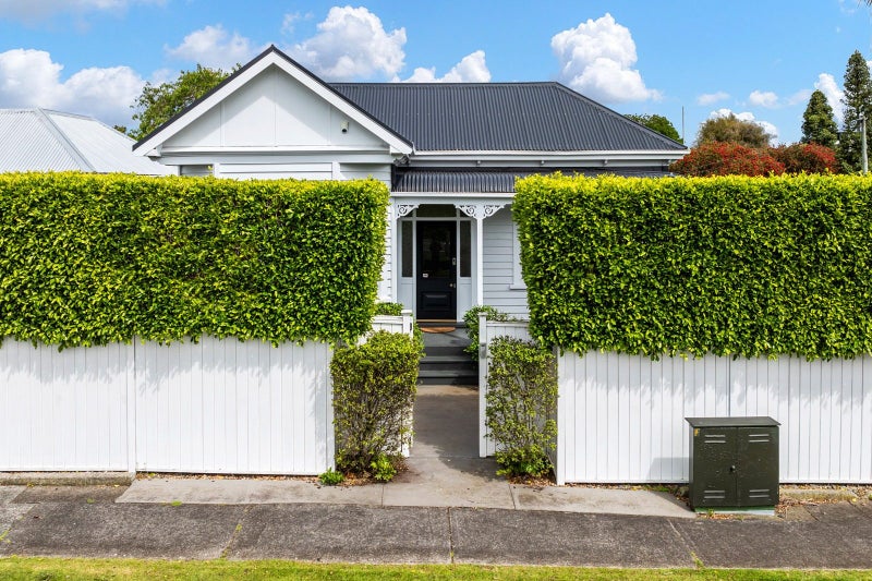 48A Cameron Street, Onehunga, Auckland - Carousel 1