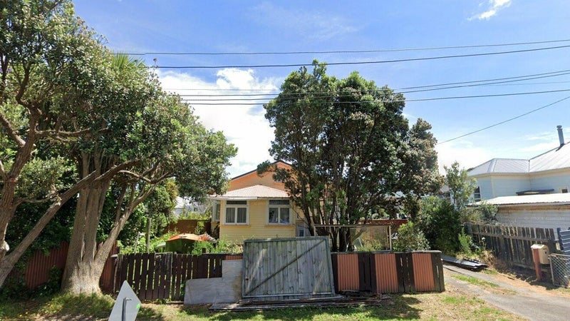 1 Karewa Street, Castlecliff, Whanganui - Carousel 1