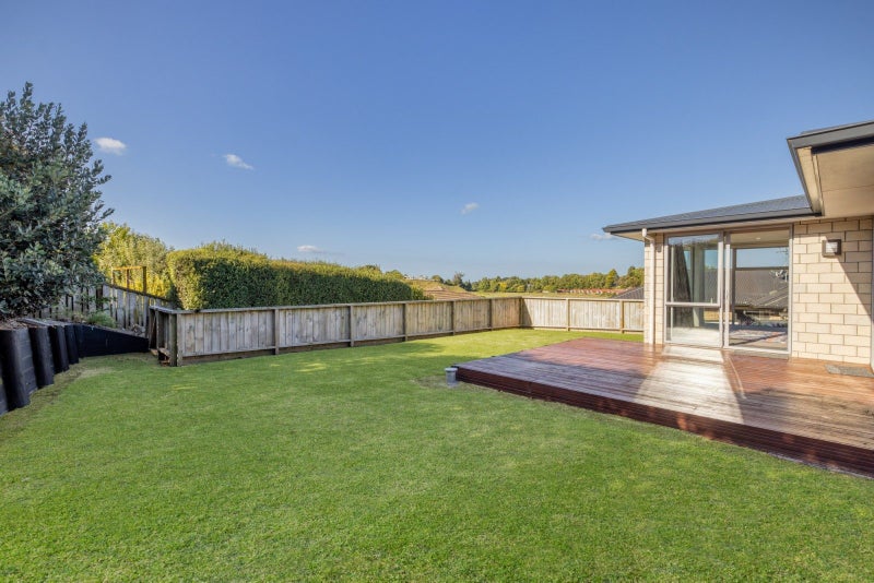12 Fleur Place, Te Puke - Carousel 25