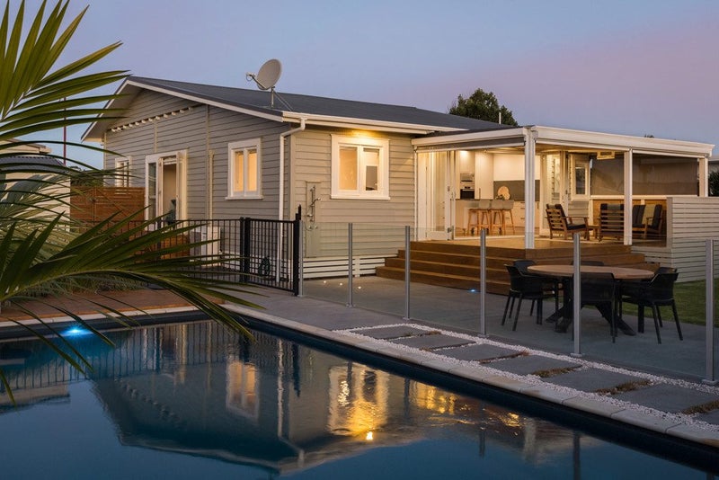 12 Sandleigh Drive, Athenree, Waihi Beach - Carousel 1