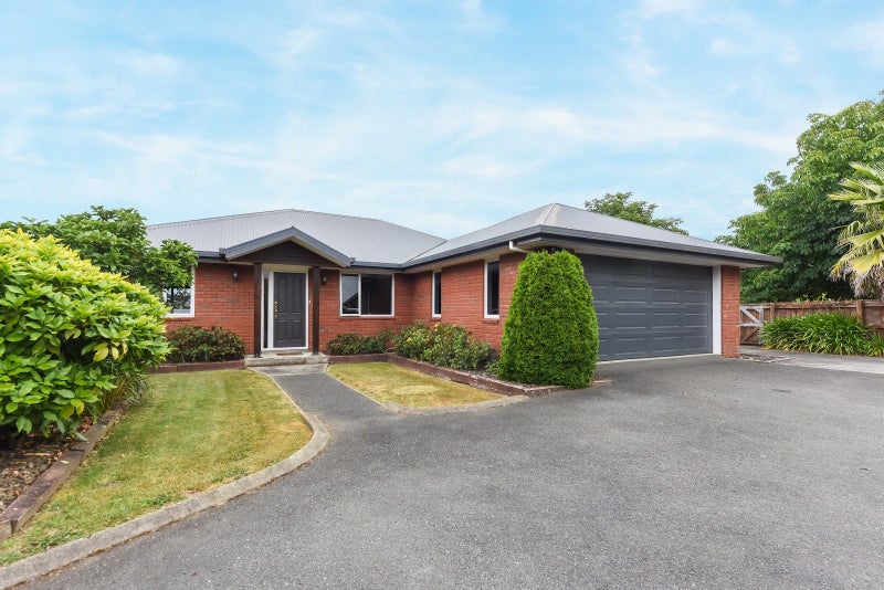 53B Lord Auckland Road, Wakefield - Carousel 1