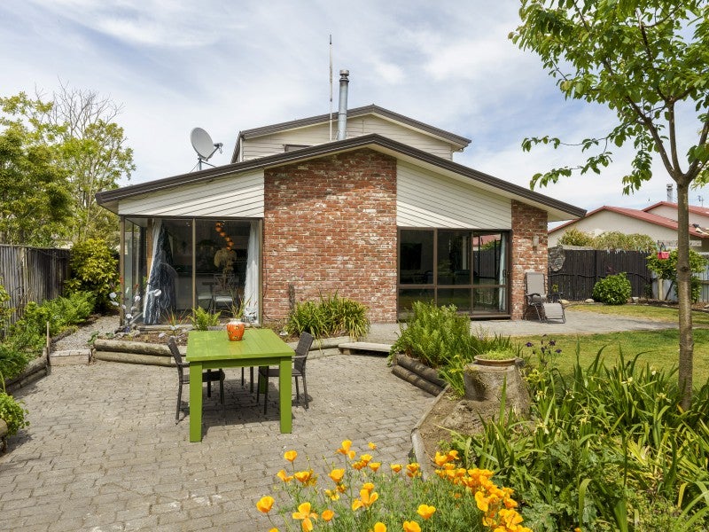 9 Ludlow Place, Parklands, Christchurch - Carousel 1
