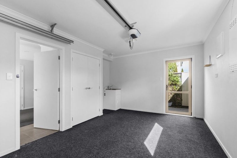 2/52 Cook Street, Hamilton East, Hamilton - Carousel 12