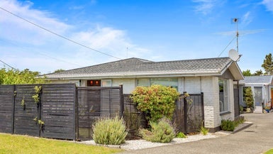 15A Doment Crescent, Orewa, Orewa - Carousel 1