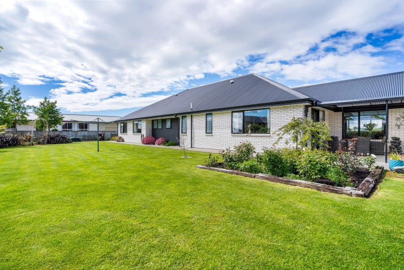 28 Talboys Drive, Winton, Winton - Carousel 2