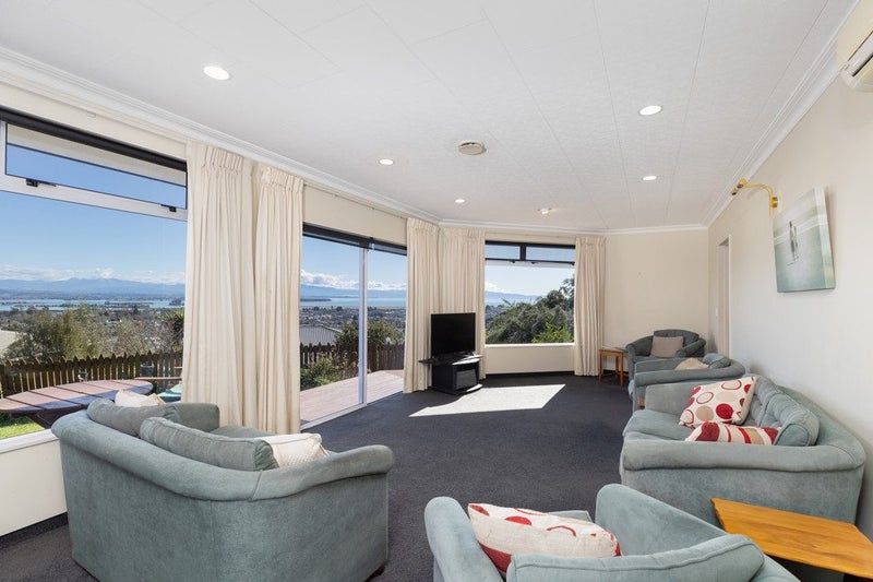 18 View Mount, Stoke, Nelson - Carousel 1