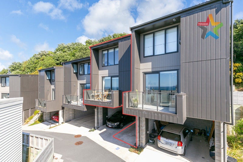 12/52 High Street, Island Bay, Wellington - Carousel 1