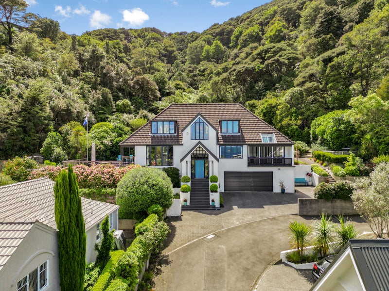 110 Cheviot Road, Lowry Bay, Lower Hutt - Carousel 1