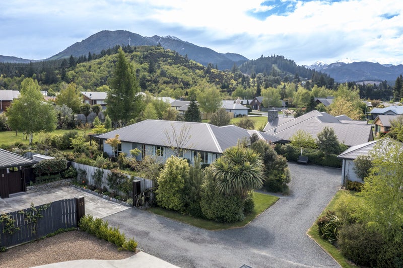 10 Mount Isobel Place, Hanmer Springs - Carousel 1