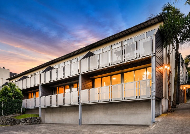 7/11 Sentinel Road, Herne Bay, Auckland - Carousel 1