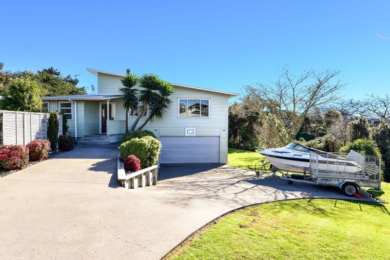 16 Logan Court, Chartwell, Hamilton - Carousel 1