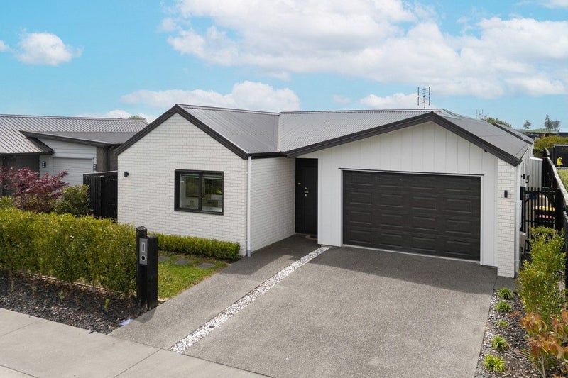 4 Trewern Avenue, Hamilton, Hamilton - Carousel 2