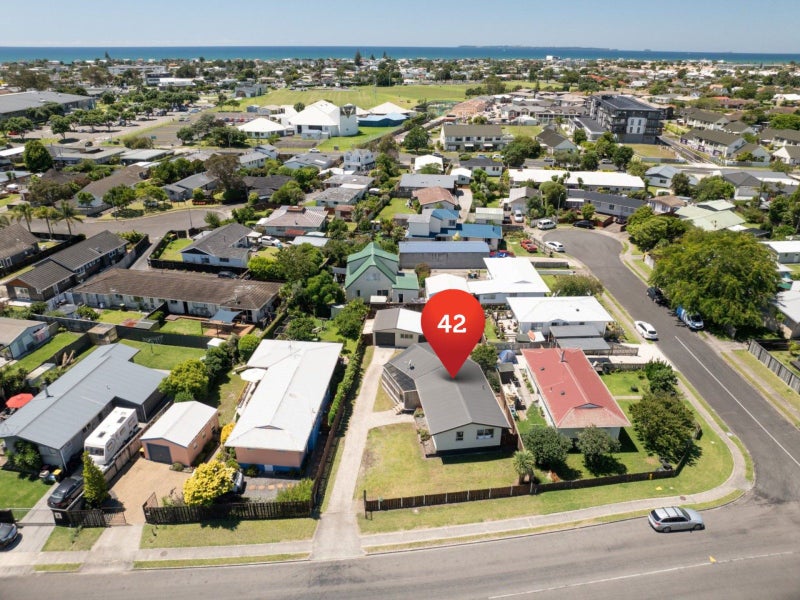 42 Eversham Road, Mount Maunganui, Mount Maunganui - Carousel 1