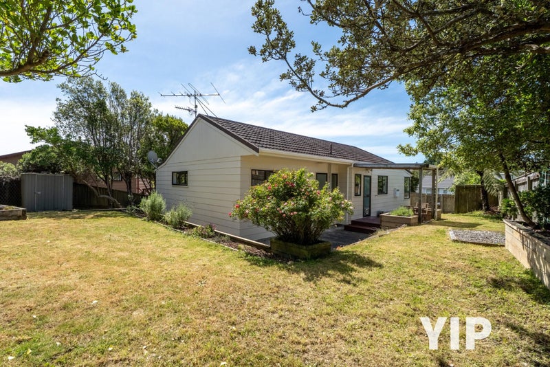 30 Guadeloupe Crescent, Grenada Village, Wellington - Carousel 1