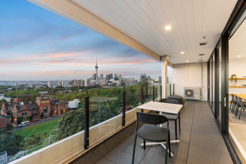 813/8 Hereford Street, Freemans Bay, Auckland - Carousel 2