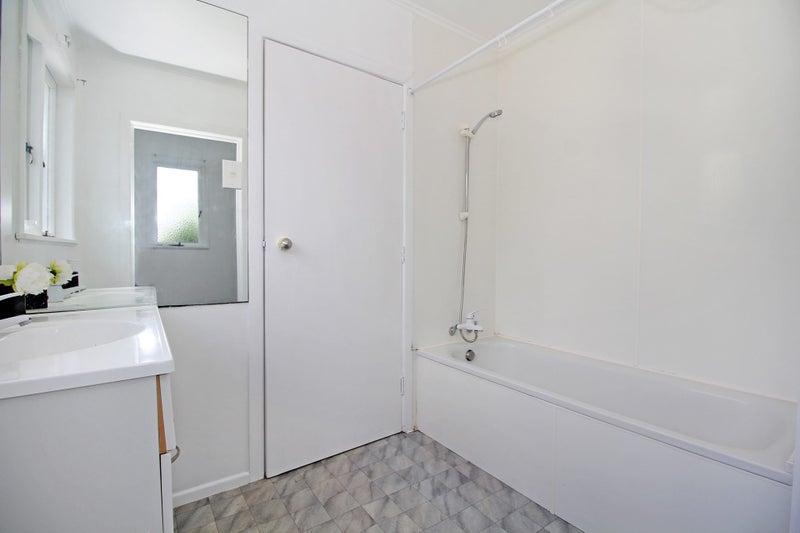 1 Regina Street, Pokeno - Carousel 16