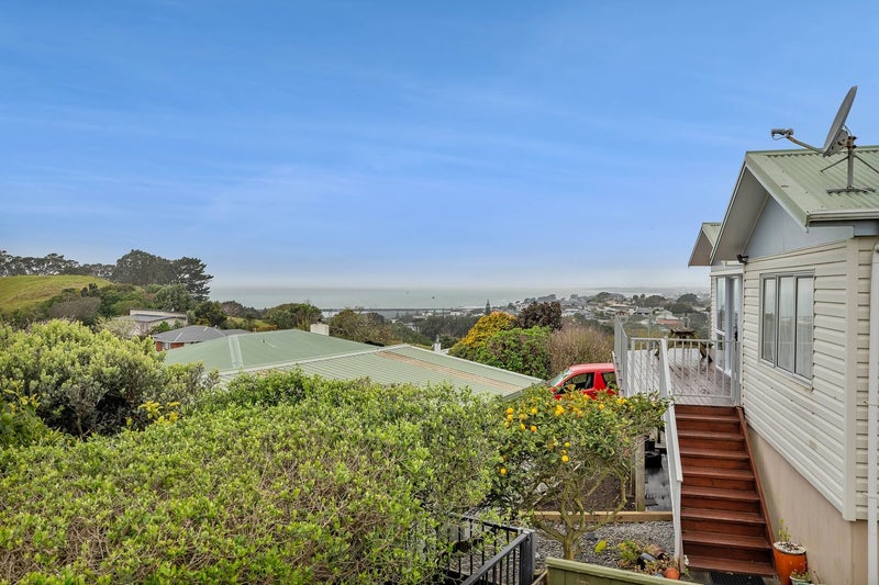 111 Pioneer Road, Moturoa, New Plymouth - Carousel 2