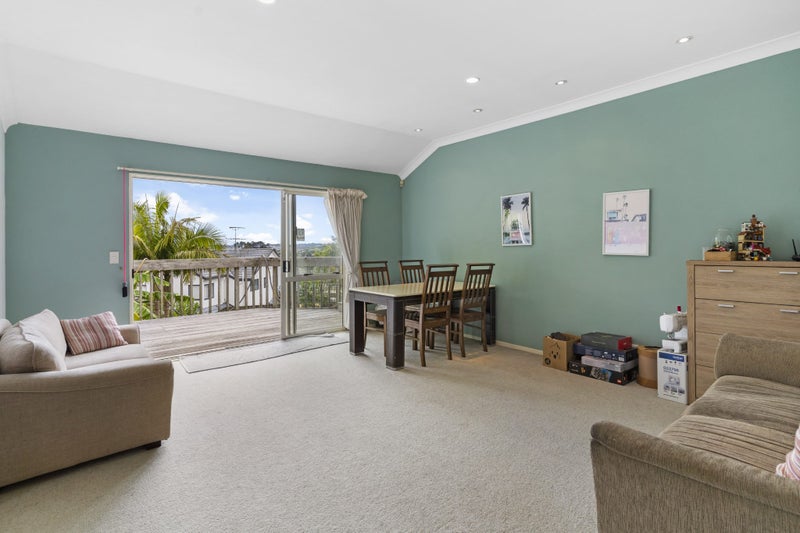 2/20 Sunset Road, Unsworth Heights, Auckland - Carousel 2