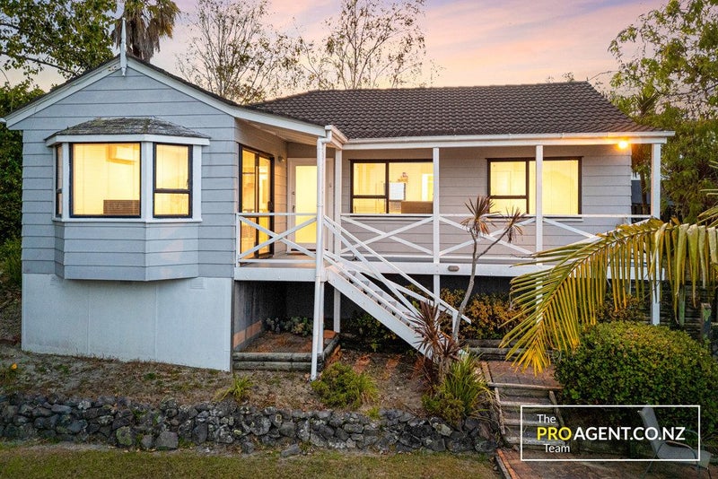 19 Madigan Place, Glendene, Auckland - Carousel 1